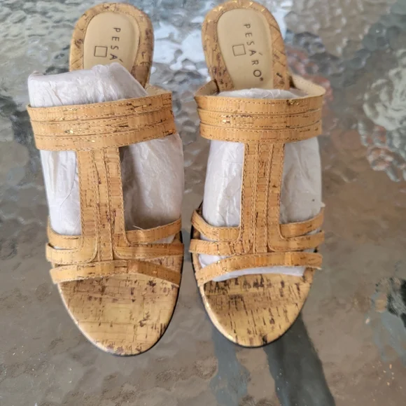 Pesaro Women's Tan Strappy Sandals Size 8.5 - Picture 5 of 5